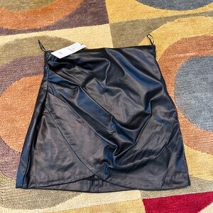 NWT Zara Black Faux Leather Asymmetrical High Waisted Mini Skirt Women’s Large